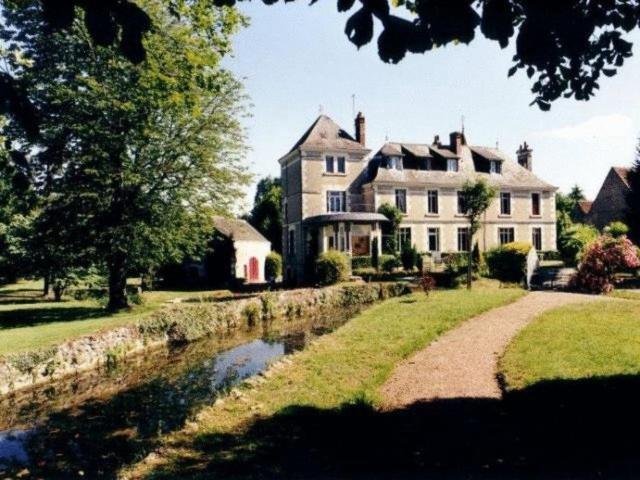 Le Moulin De Francueil Bed & Breakfast Exterior photo