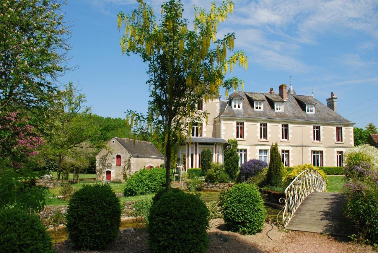 Le Moulin De Francueil Bed & Breakfast Exterior photo
