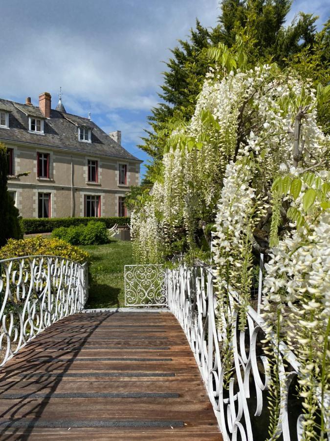 Le Moulin De Francueil Bed & Breakfast Exterior photo