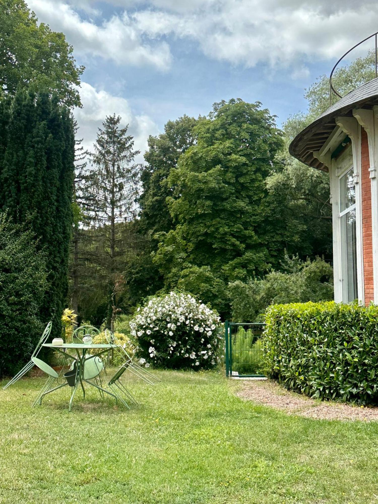 Le Moulin De Francueil Bed & Breakfast Exterior photo